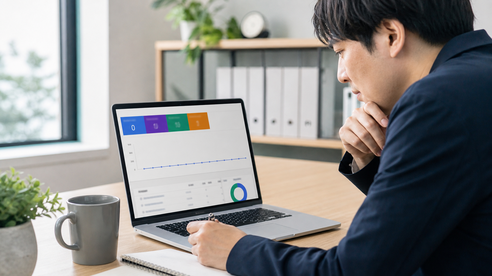 アクセスが増えない検索データを確認するWeb担当者